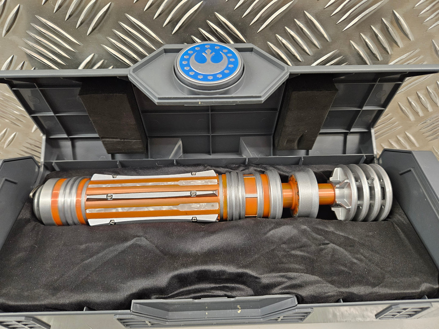Star Wars Galaxy Edge Leia Lightsaber