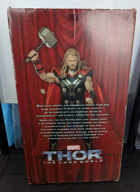 Neca 1/4 Thor The Dark World Premium Figure