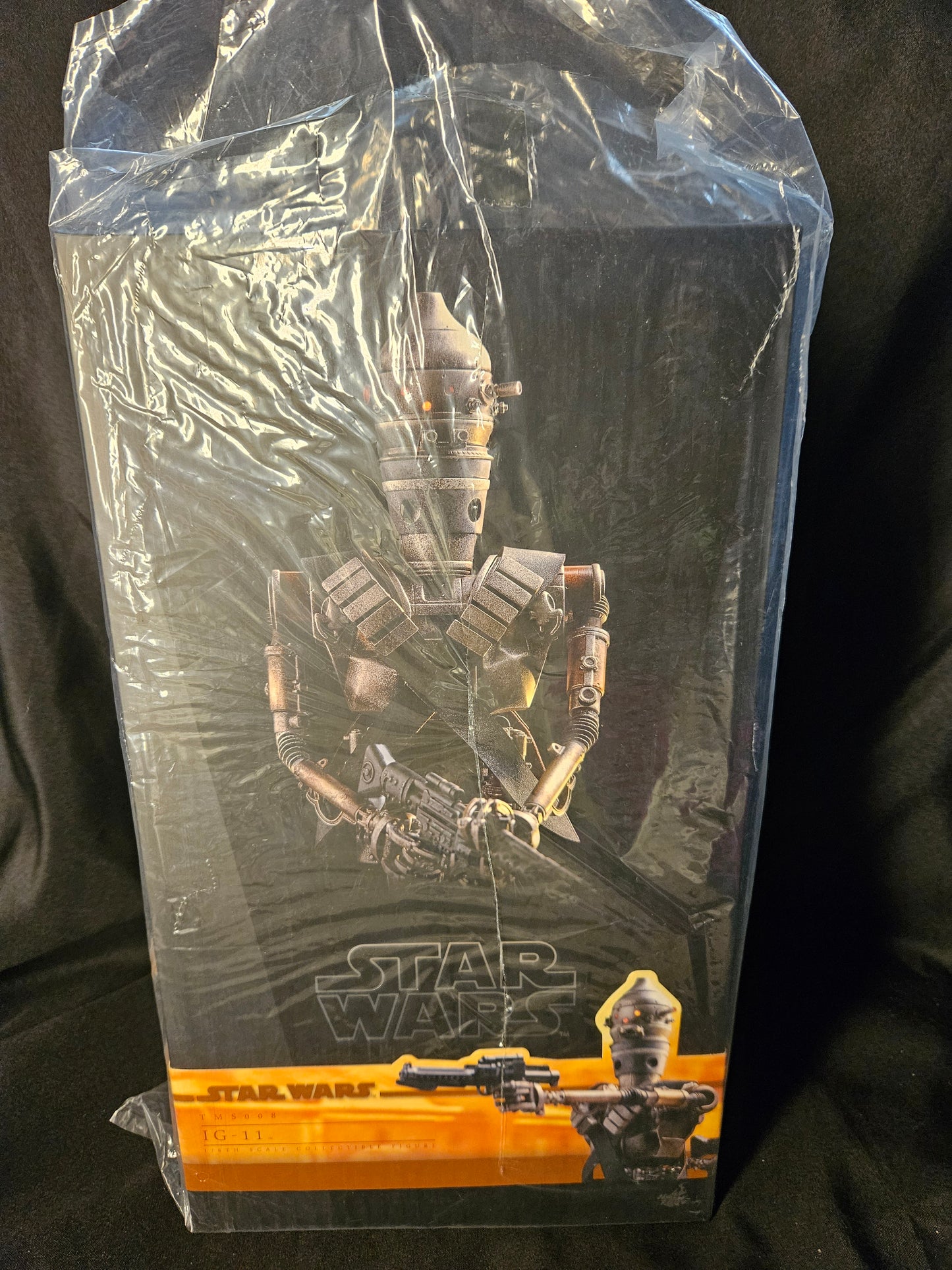 Star Wars IG-11 Mandalorian Hot Toy