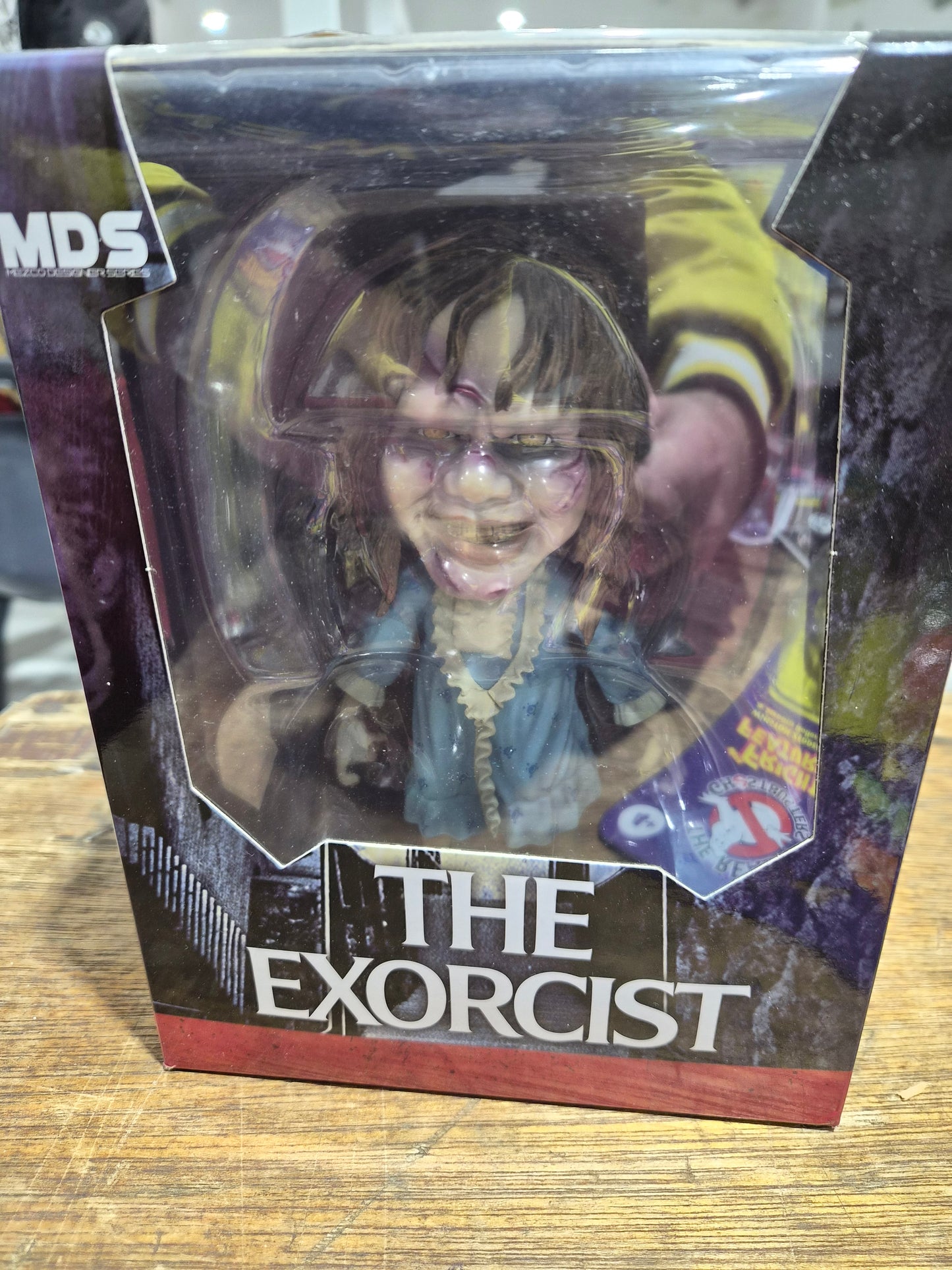 Mezco The Exorcist Regan MDS Rare Figure