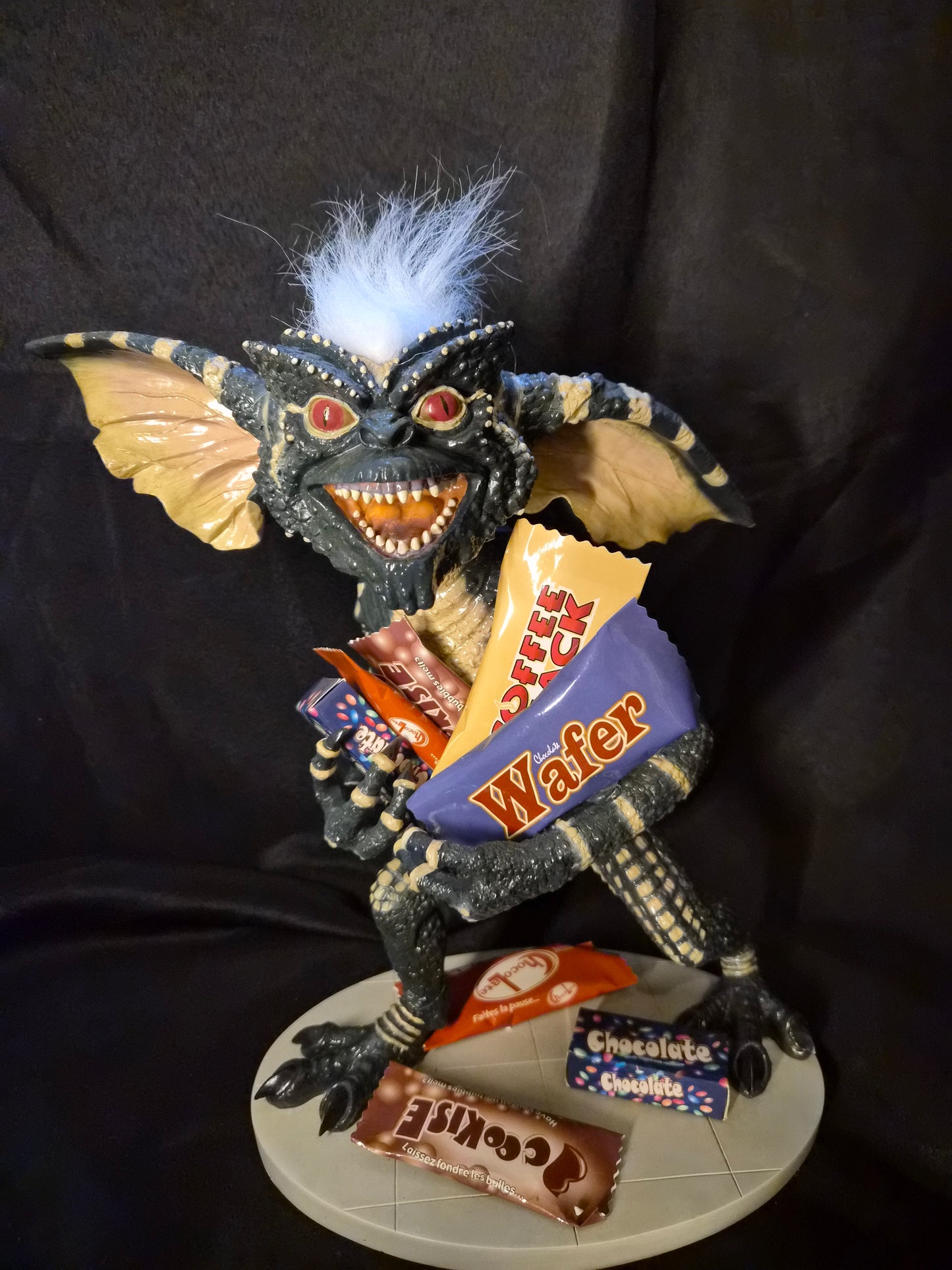 Rare Premium Craft Label Gremlins Stripe Statue Candy Bars in Hand 12" Scale Jun Planning