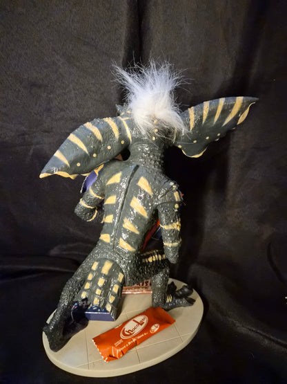 Rare Premium Craft Label Gremlins Stripe Statue Candy Bars in Hand 12" Scale Jun Planning