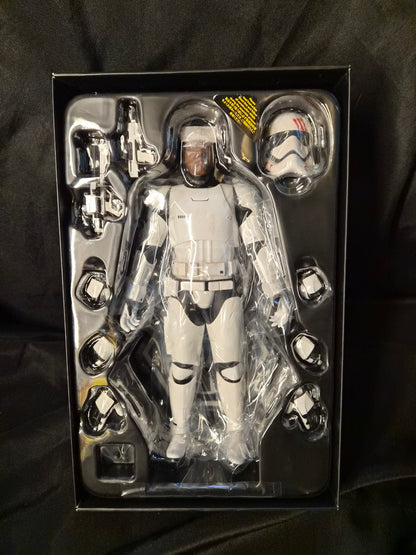 Hot Toy Exclusive Limited Edition Star Wars Finn In Stormtrooper Outfit