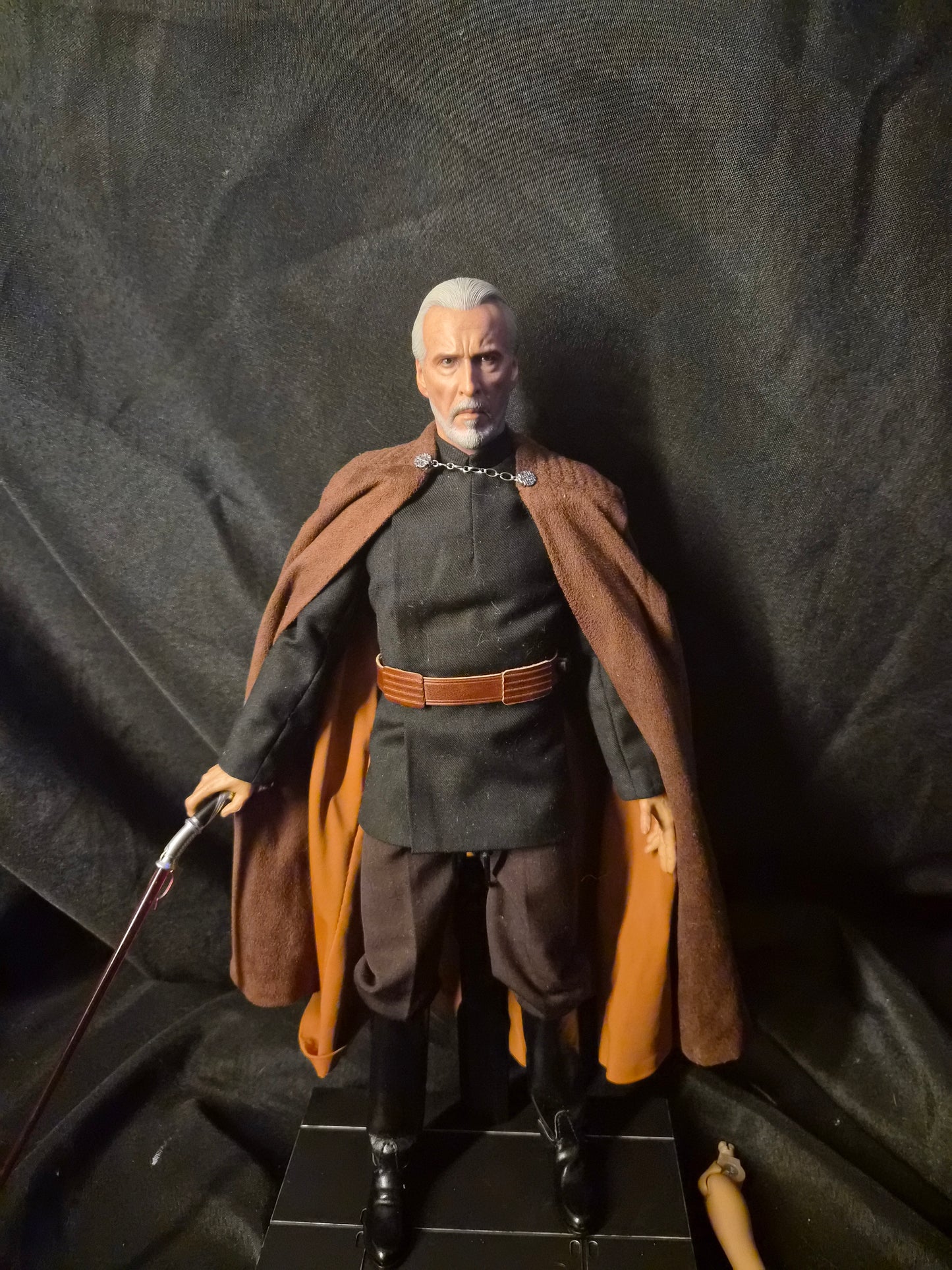 Star Wars Hot Toys Count Dooku 1/6 Figure
