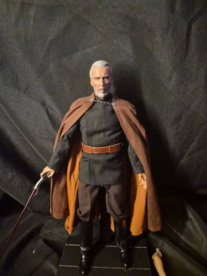 Star Wars Hot Toys Count Dooku 1/6 Figure