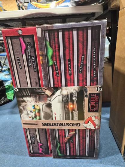 Hasbro Haslab Deluxe Ghostbusters Ecto 1 (Sealed) includes all sets