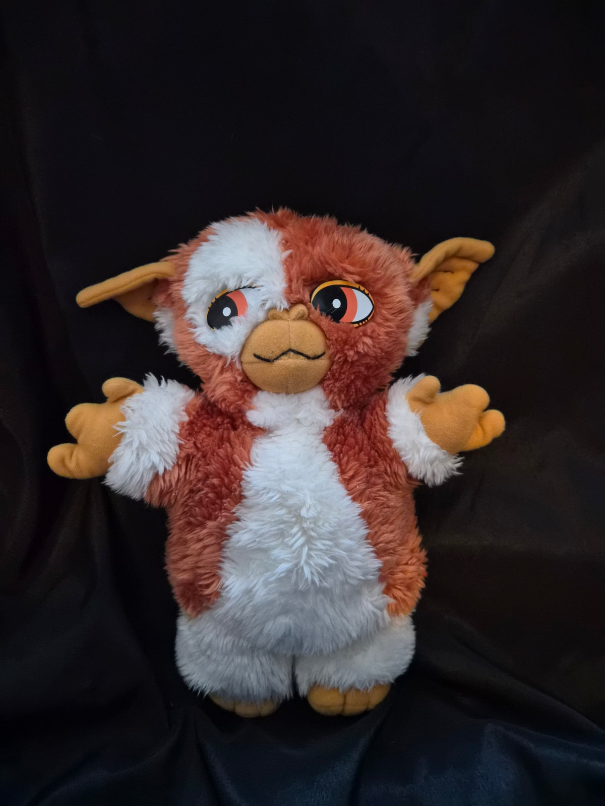 Vintage 1991 Gremlins 2 Gizmo Plush with one  fur baby