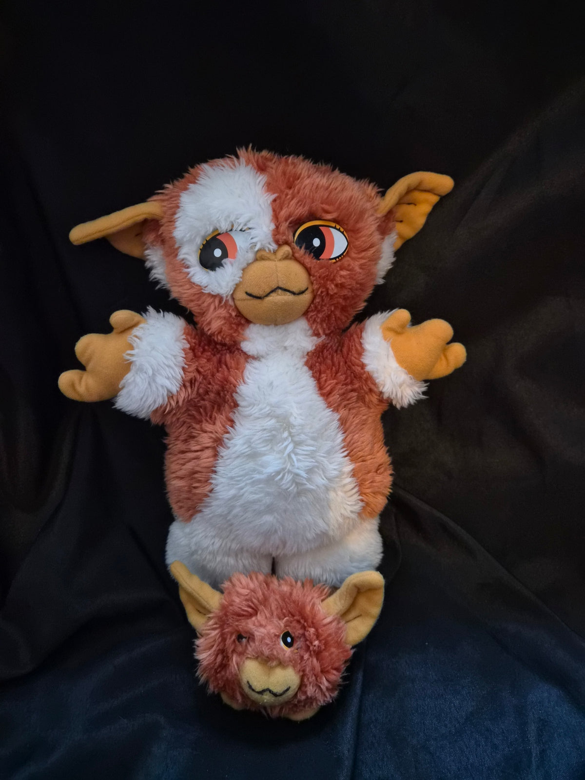 Vintage 1991 Gremlins 2 Gizmo Plush with one  fur baby