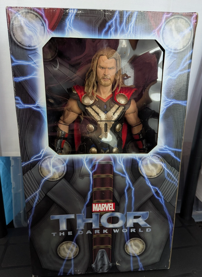 Neca 1/4 Thor The Dark World Premium Figure